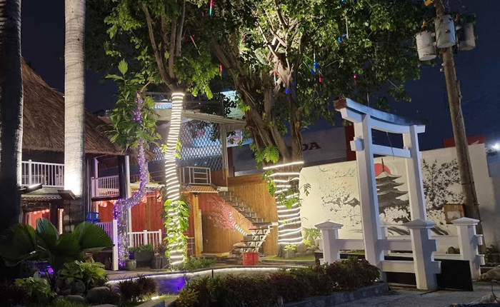 Cổng Chính - Vạn Huệ Garden Cafe